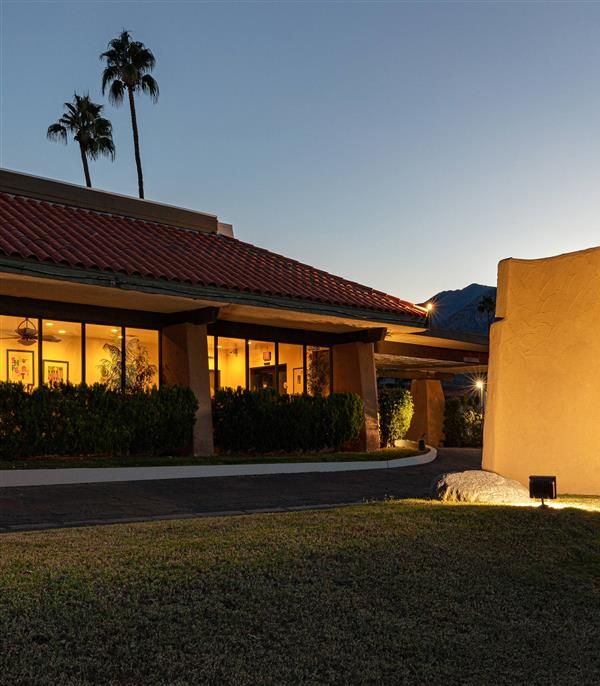 Travelodge By Wyndham Palm Springs - Palm Springs, CA