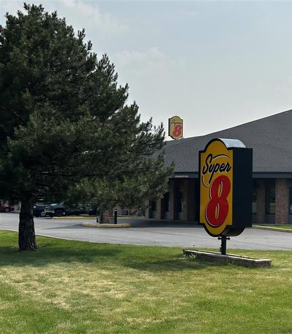 Super 8 By Wyndham Green Bay I-43 Bus. Park - Green Bay, WI