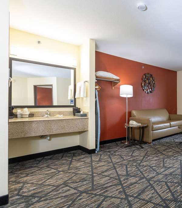 Super 8 By Wyndham Big Rapids - Big Rapids, MI