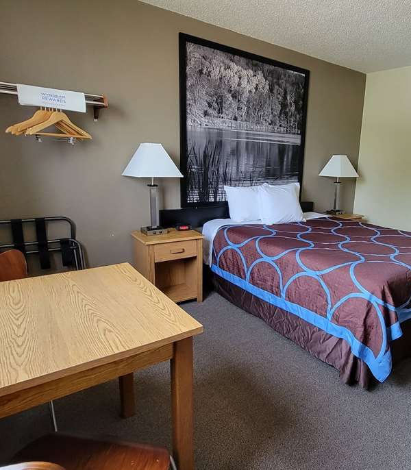 Super 8 By Wyndham Park Rapids - Park Rapids, MN