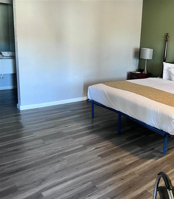 Travelodge By Wyndham Redding Ca - Shasta Lake, CA