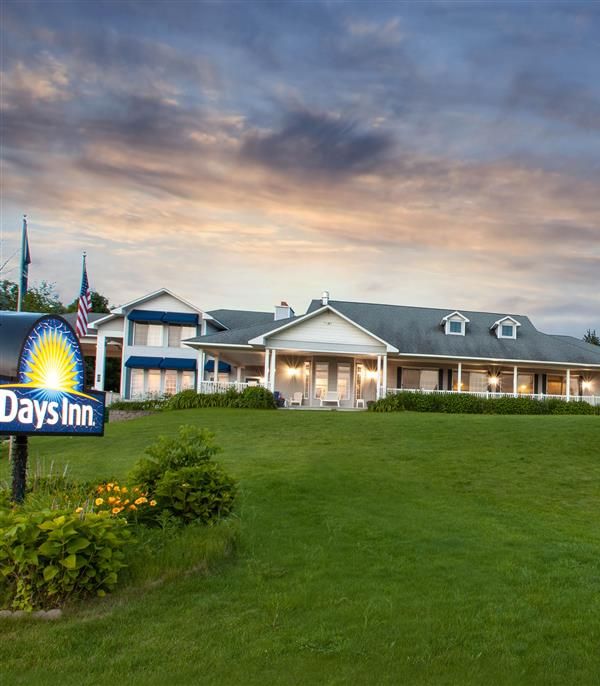 Days Inn By Wyndham Petoskey - Petoskey, MI