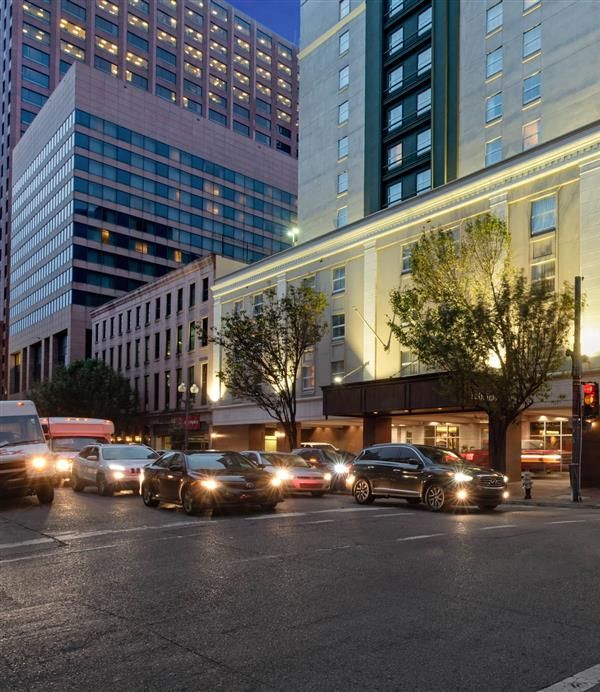 La Quinta Inn & Suites By Wyndham New Orleans Downtown - New Orleans, LA