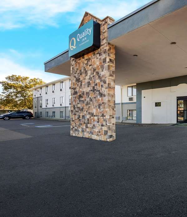 Quality Inn Hall Of Fame - Canton, OH