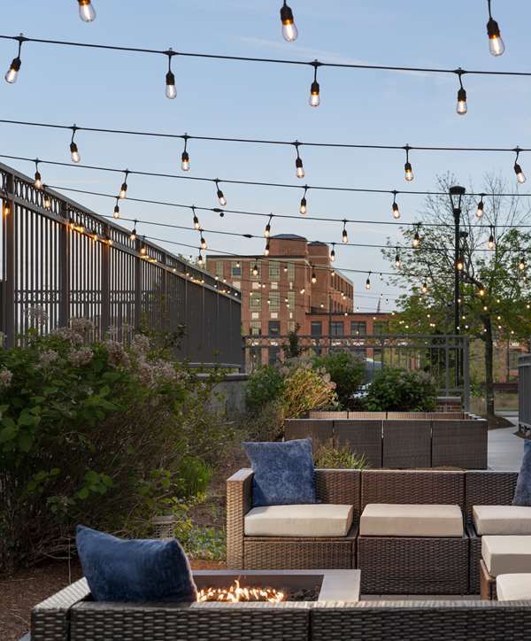 Hampton Inn & Suites Worcester - Worcester, MA