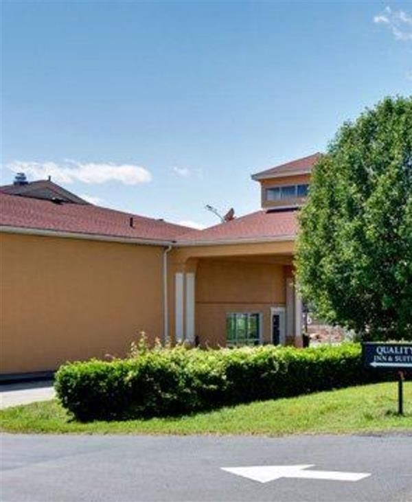 Quality Inn And Suites - Monroe