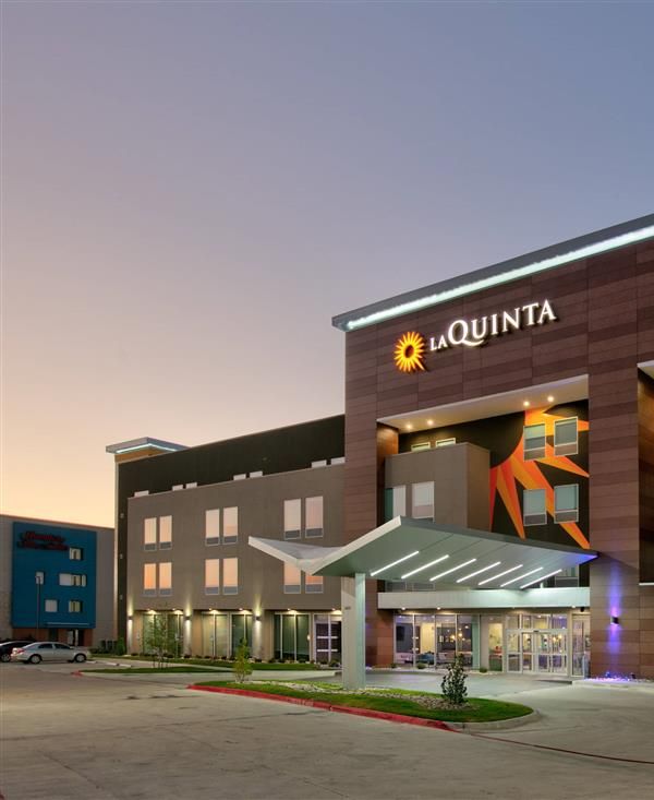La Quinta Inn & Suites By Wyndham Dallas/fairpark - Dallas, TX