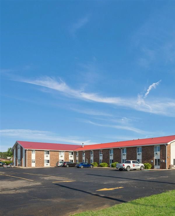 Econo Lodge Inn & Suites Escanaba North - Escanaba, MI