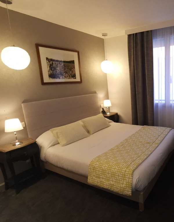 Brit Hotel Les Acacias - Arlés
