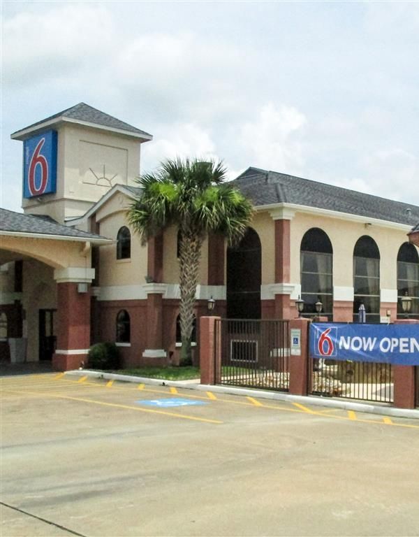 Motel 6 Brenham Tx - Brenham, TX