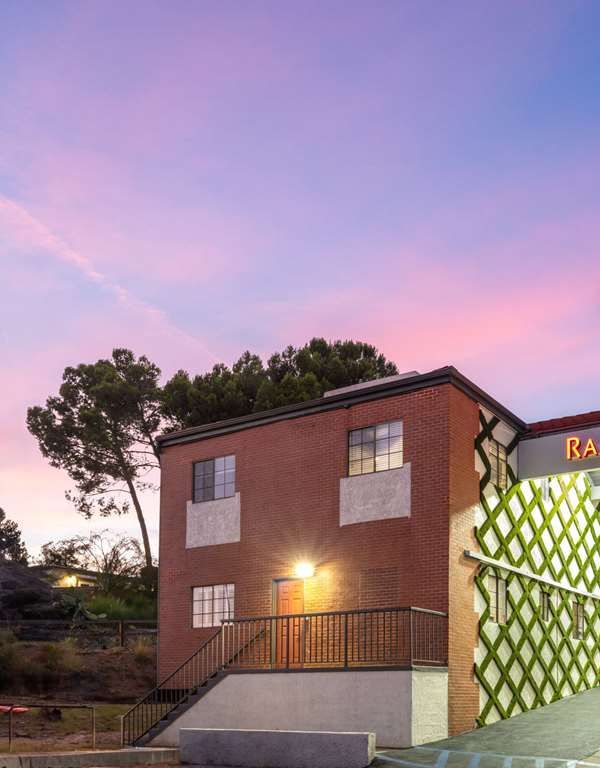 Ramada By Wyndham San Diego Poway Miramar - Poway, CA