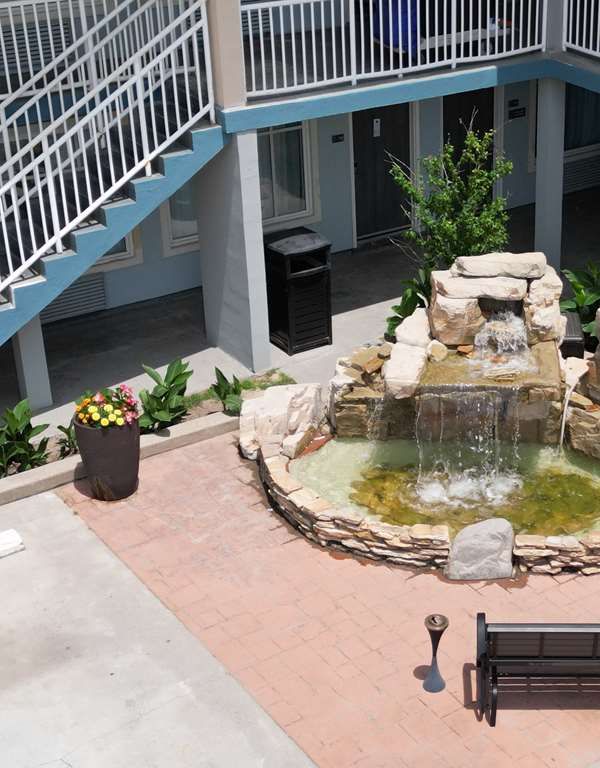 Best Western Plus Holiday Sands Inn & Suites - Norfolk, VA
