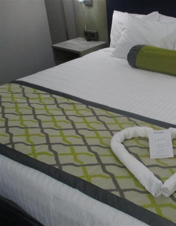 Best Western Plus Bloomington East Hotel - Bloomington, IL