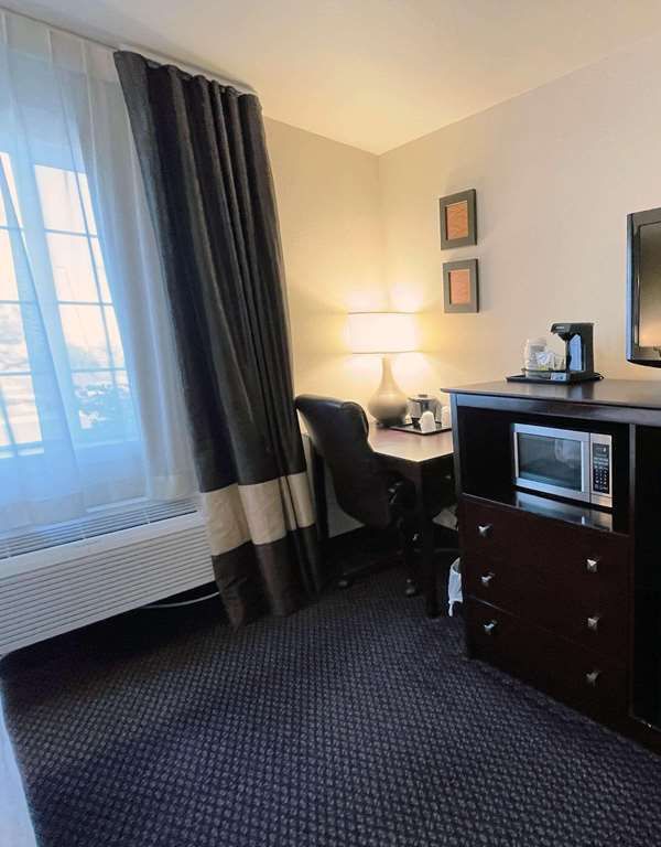 Country Inn & Suites By Radisson Bend Near Pilot Butte - Bend, OR