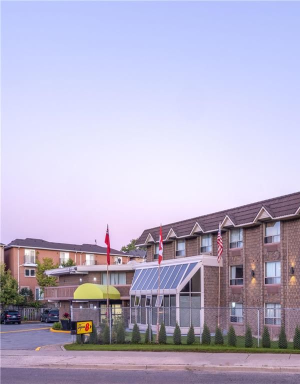 Super 8 By Wyndham Toronto East On - Pickering