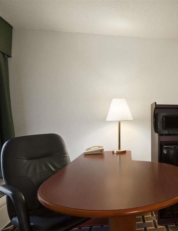 Baymont By Wyndham Crossville - Crossville, TN