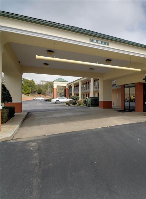 Quality Inn And Suites Clarksville - Clarksville, AR