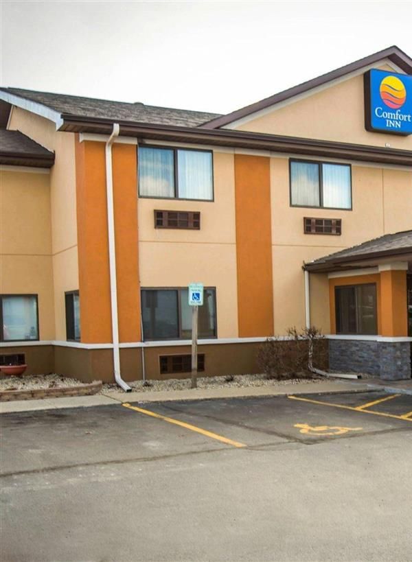 Comfort Inn Morris I-80 - Morris, IL