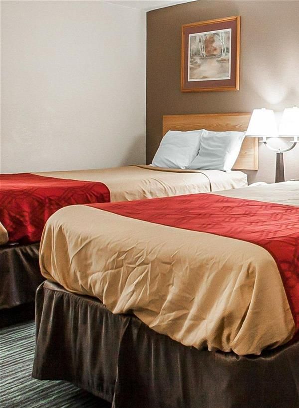 Econo Lodge Inn & Suites Jackson Northwest - Jackson, TN