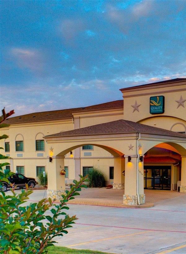 Quality Inn & Suites Glen Rose - Glen Rose, TX