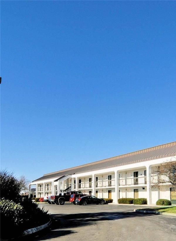 Suburban Studios Christiansburg - Blacksburg - 버지니아