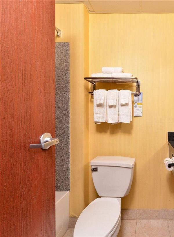 Quality Suites Stratford - Stratford, CT