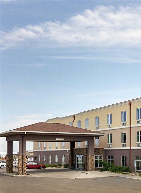 Quality Inn & Suites Minot North - Minot, ND