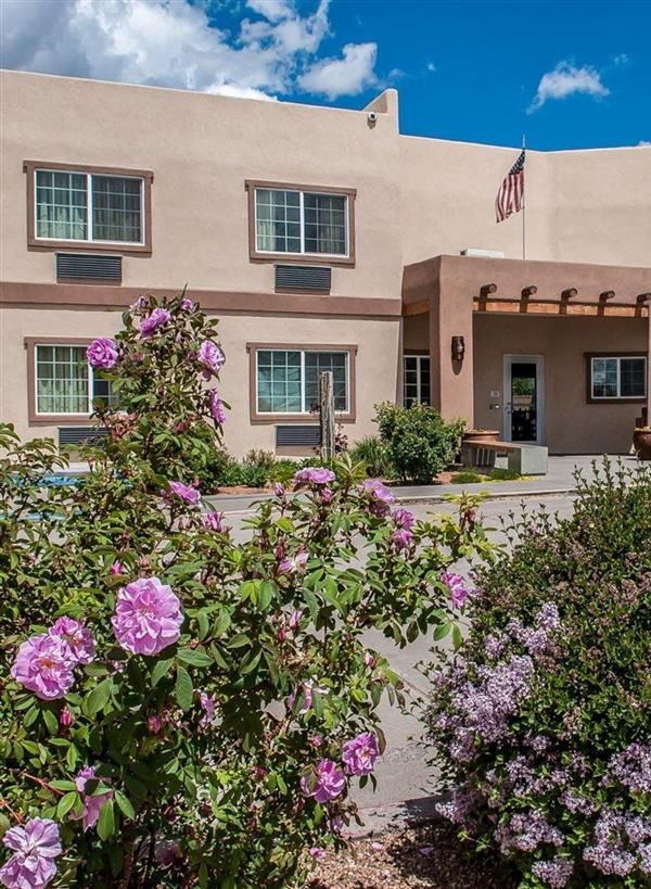 Econo Lodge Inn & Suites Santa Fe South - Santa Fe, NM