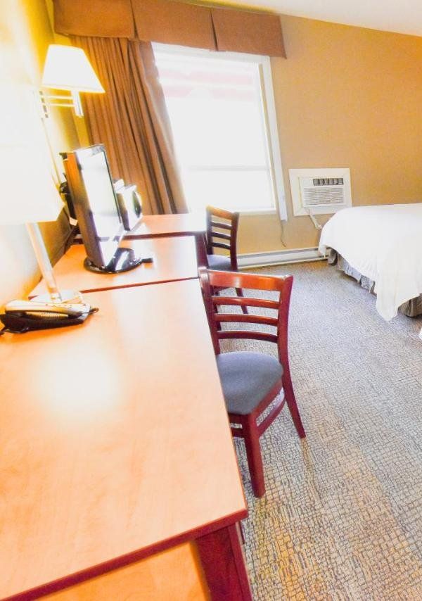 Canad Inns Windsor Park - Winnipeg