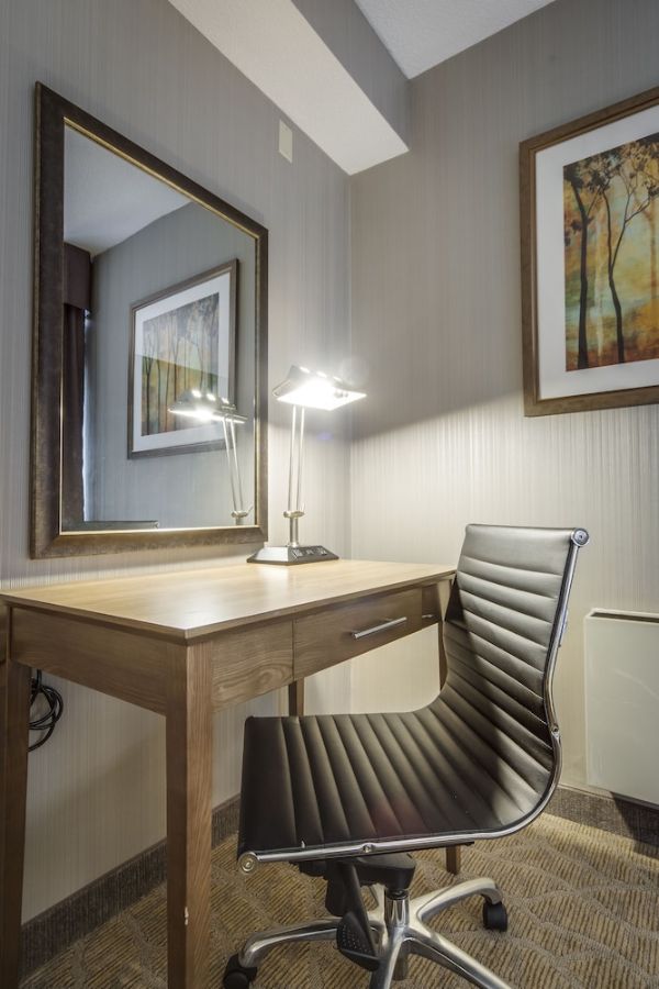 Monte Carlo Inn Airport Suites - Brampton