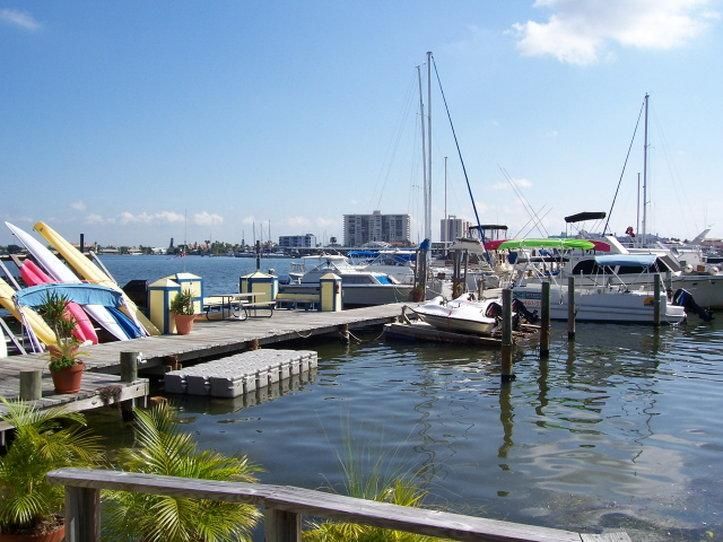 Hotel Barefoot Bay Resort & Marina (Clearwater)