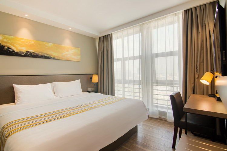 Homeinn Plus Shaoxing Shaoxing East Railway Station（Domestic Only)