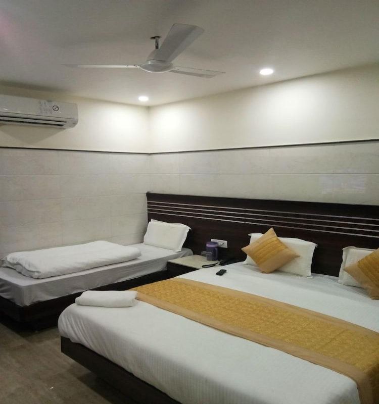 Hotel TVS (Delhi)