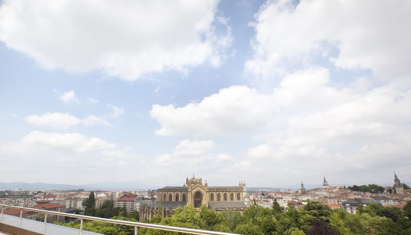 Zona exterior del hotel - NH Canciller Ayala Vitoria