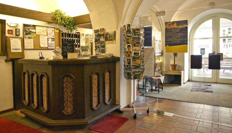 Hal - HOTEL SCHWARZER ADLER - MARIAZELL