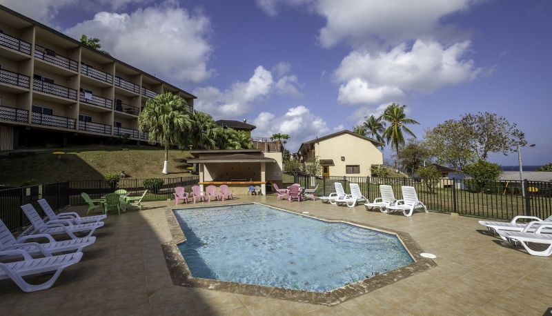 Piscina - Grafton Beach Resorts