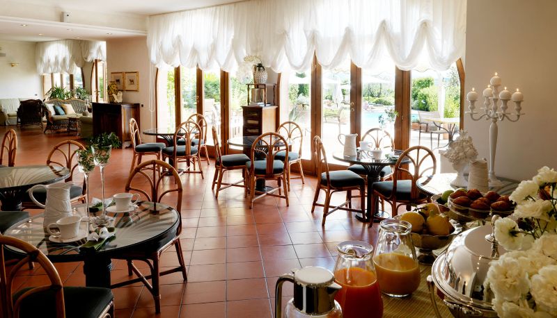 Sala śniadaniowa - Relais Santa Chiara Hotel