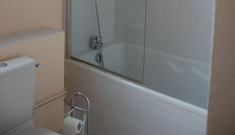 Banyo - The Originals City Hotel Le Savoy Caen
