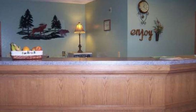 Hall - North Country Inn and Suites
