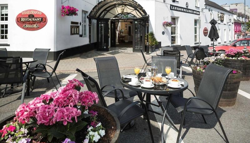 Info - Lansdowne Arms Hotel