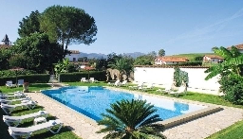 Buitenruimte van het hotel - Hôtel Ithurria