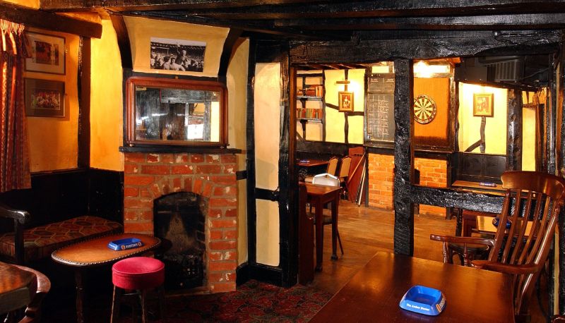 Bar - The George Hotel Amesbury