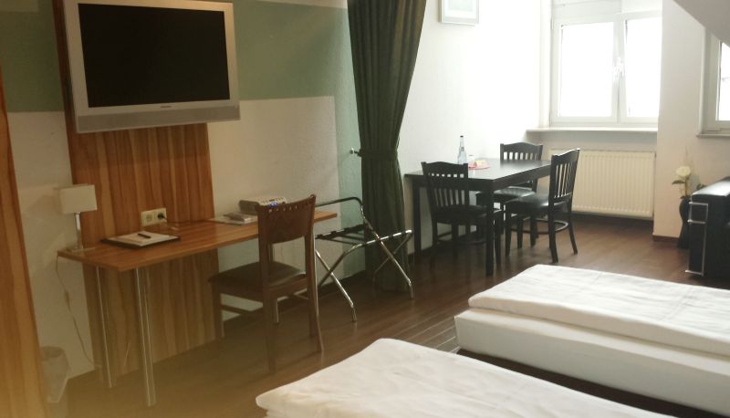 Dreibettzimmer - Domino
