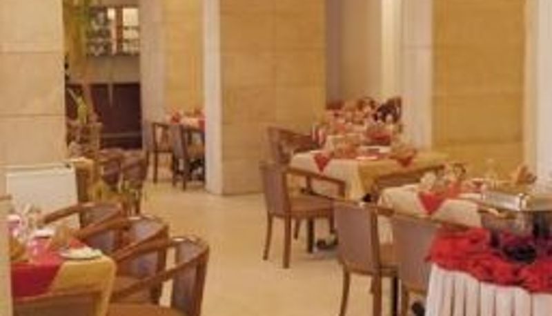 Hall - PYRAMIDS PLAZA HOTEL