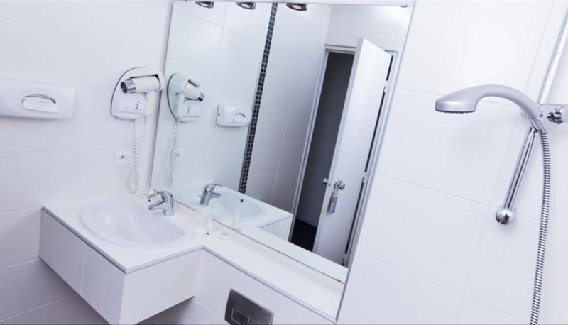 Badkamer - KYRIAD TOULON - Hyères - La Garde