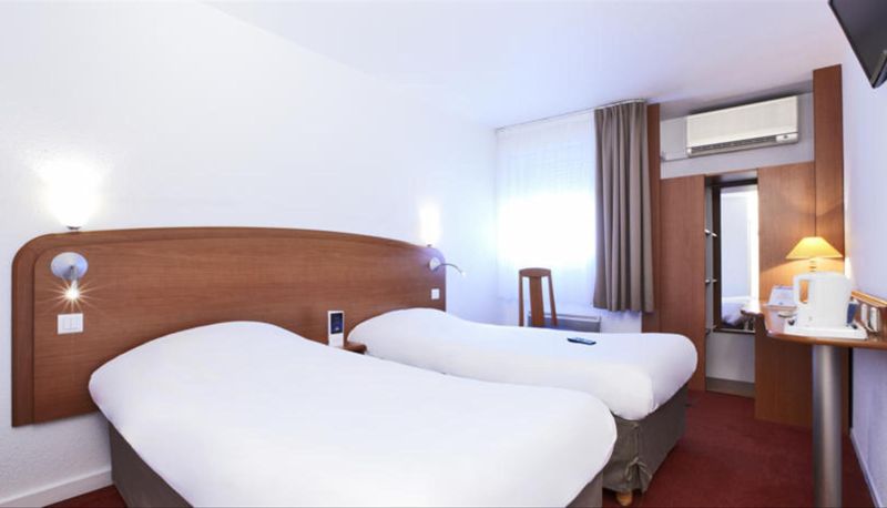 Chambre standard (double) - KYRIAD TOULON - Hyères - La Garde