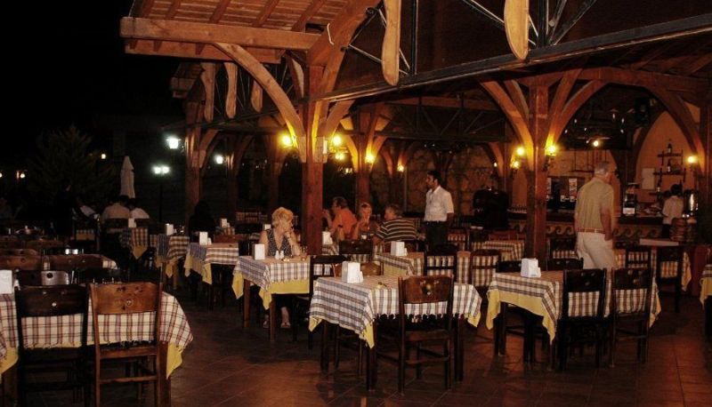 Restaurant - Pink Palace Hotel - All Inclusive