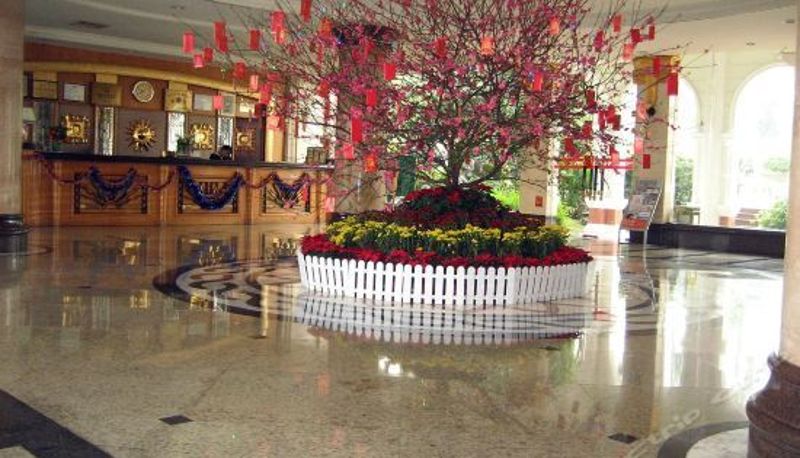 Recepcja - Baining Hotel