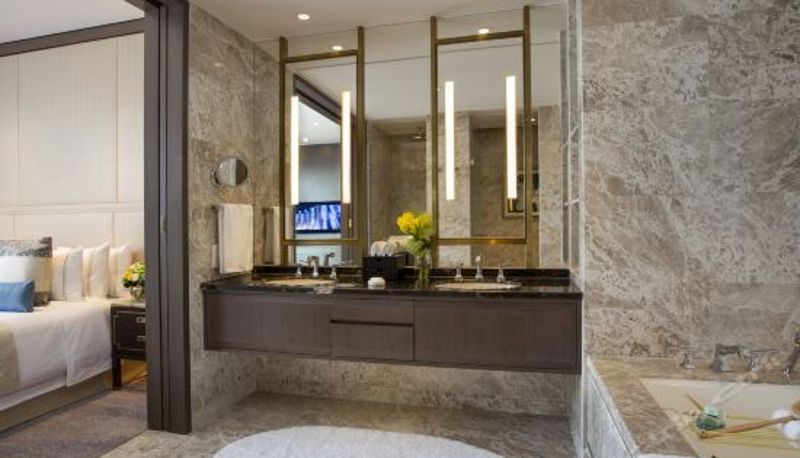 Suite - Studio City Hotel