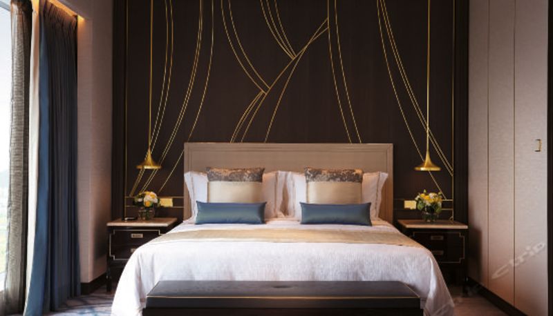 Suite - Studio City Hotel
